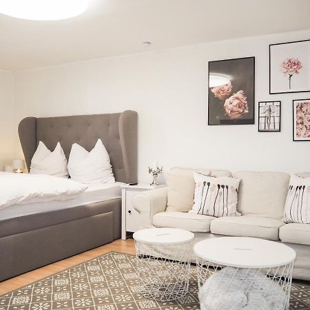 Stylische Wohnung In Ruhiger Lage, Sehr Messenah Laatzen Luaran gambar