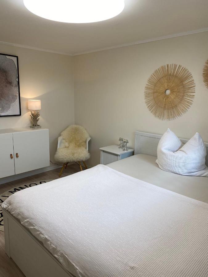 Stylische Wohnung In Ruhiger Lage, Sehr Messenah Laatzen Luaran gambar