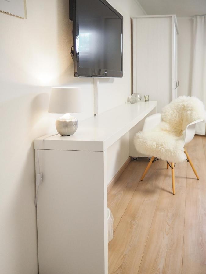 Stylische Wohnung In Ruhiger Lage, Sehr Messenah Laatzen Luaran gambar