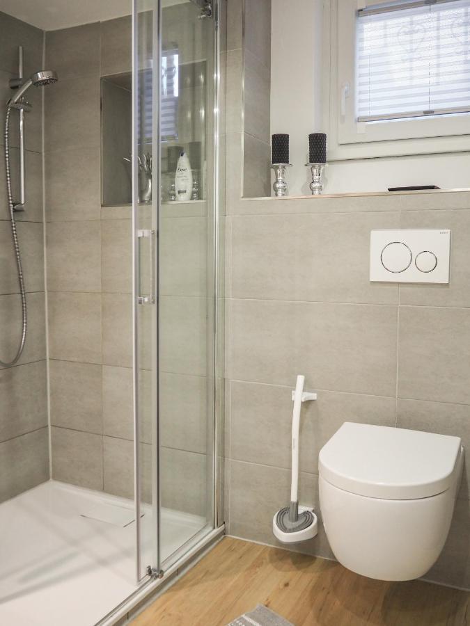 Stylische Wohnung In Ruhiger Lage, Sehr Messenah Laatzen Luaran gambar