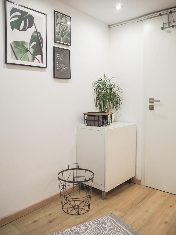 Stylische Wohnung In Ruhiger Lage, Sehr Messenah Laatzen Luaran gambar