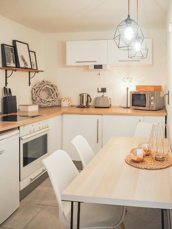 Stylische Wohnung In Ruhiger Lage, Sehr Messenah Laatzen Luaran gambar